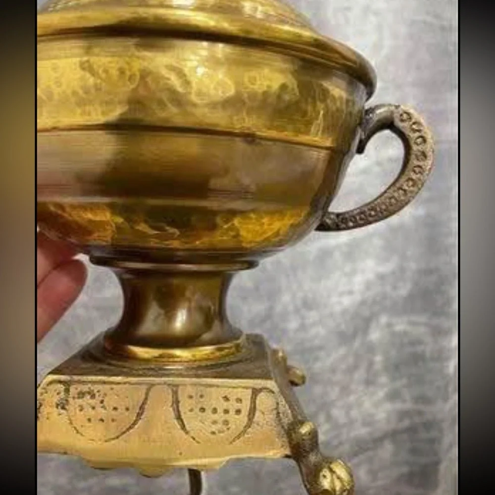 Vintage Hammer Brass Table Lamp